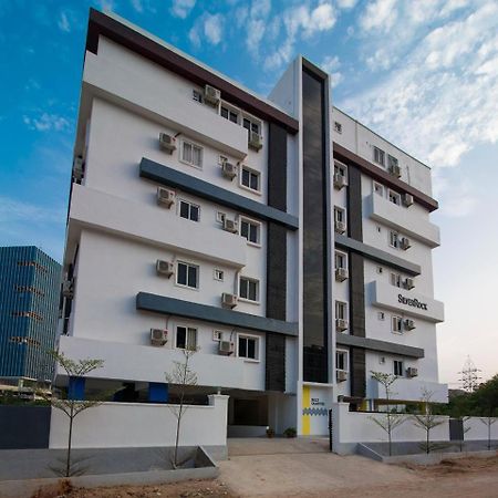 Buzz Quarter Hotel Haiderabad Buitenkant foto