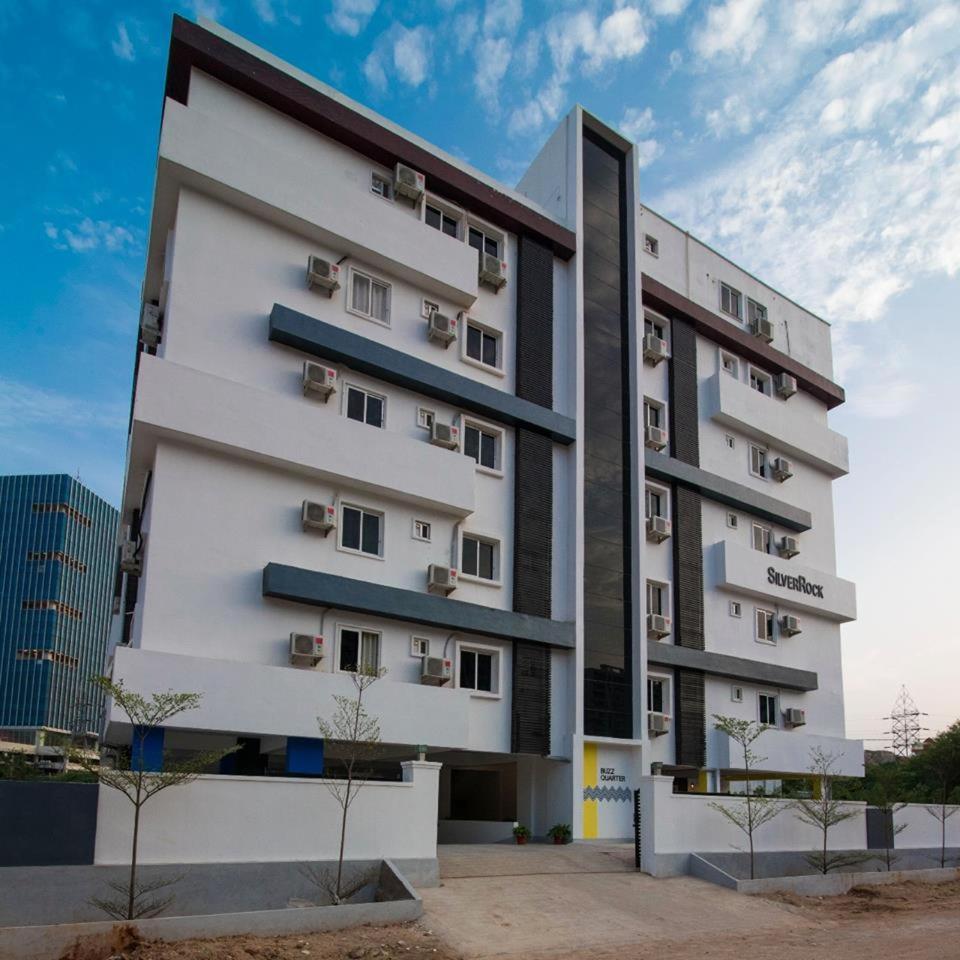 Buzz Quarter Hotel Haiderabad Buitenkant foto